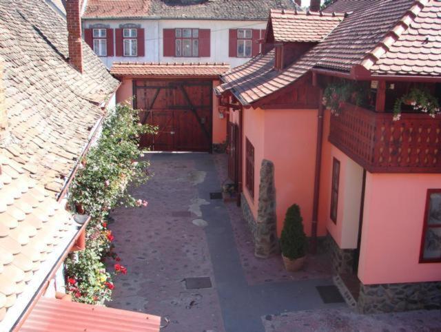 Pension Ela Sibiu Ngoại thất bức ảnh