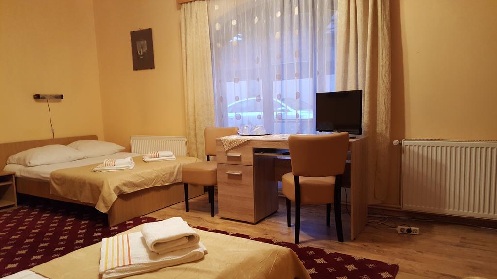 Pension Ela Sibiu Ngoại thất bức ảnh