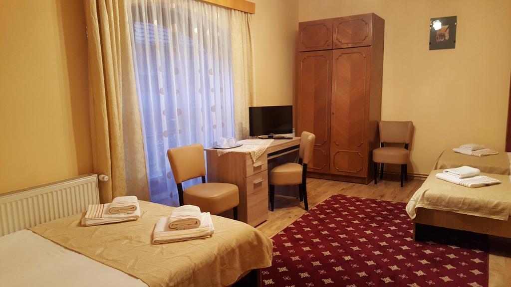 Pension Ela Sibiu Ngoại thất bức ảnh